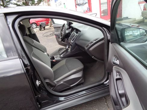 Used 2014 Ford Focus SE w/ SE Winter Package image 15