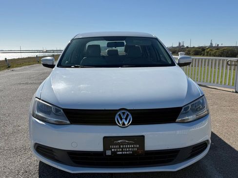 Used 2014 Volkswagen Jetta SE image 2