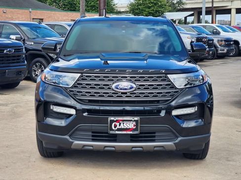 Used 2024 Ford Explorer XLT w/ Equipment Group 202A RWD image 2