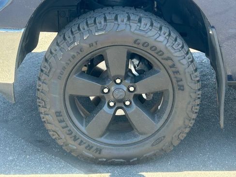 Used 2015 RAM 1500 ST w/ SXT Appearance Group AWD/4WD image 14