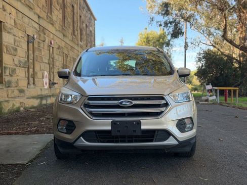Used 2017 Ford Escape SE image 38