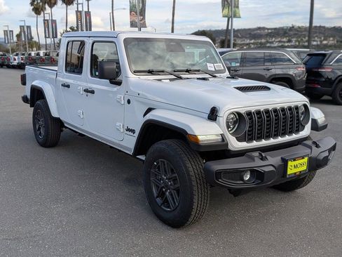 New 2026 Jeep Gladiator Sport image 3