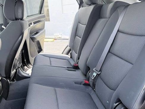 Used 2012 Kia Sorento LX w/ Convenience Pkg FWD image 11