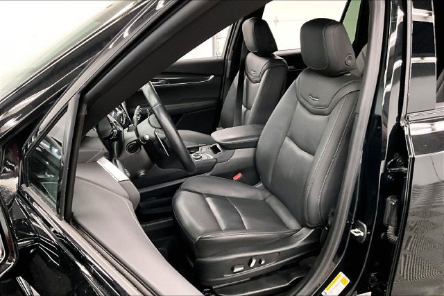 Used 2024 Cadillac XT6 Sport w/ LPO, ONYX Package AWD/4WD image 24