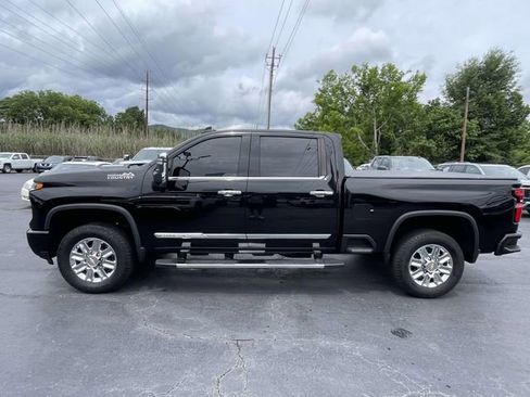 Certified 2024 Chevrolet Silverado 2500 High Country w/ High Country Premium Package AWD/4WD image 2