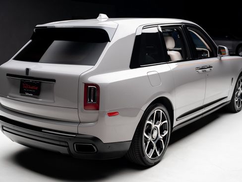 Used 2024 Rolls-Royce Cullinan Black Badge w/ Driver's Package AWD/4WD image 35