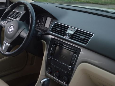 Used 2015 Volkswagen Passat 1.8T Limited Edition image 35