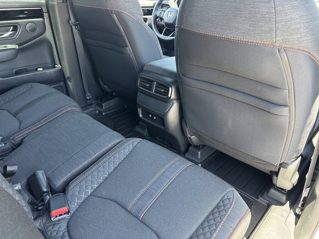 New 2026 Honda Pilot Sport image 10