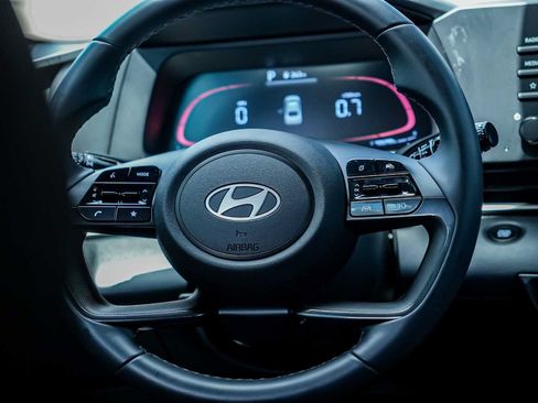 Used 2025 Hyundai Elantra Sport FWD image 24