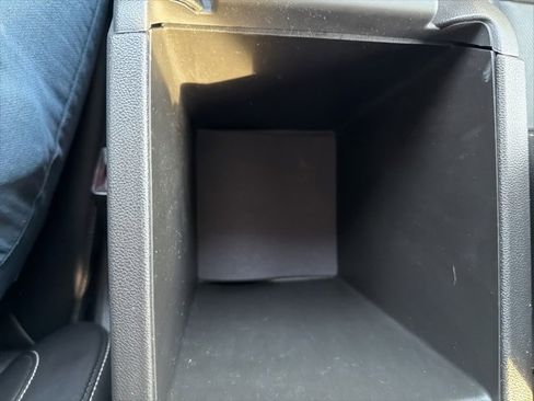 Used 2021 GMC Acadia SLT w/ Elevation Edition image 18