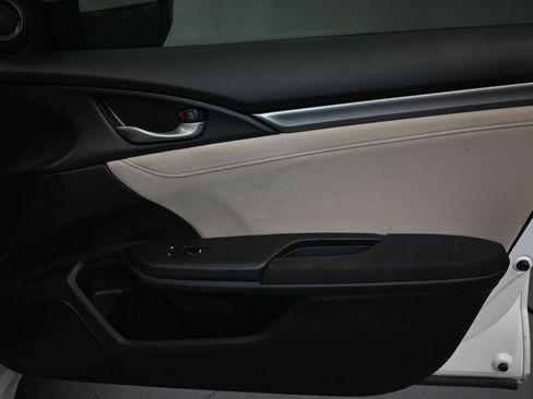Used 2018 Honda Civic EX image 13