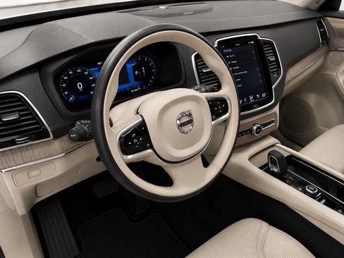 Used 2023 Volvo XC90 B6 Plus AWD/4WD image 18