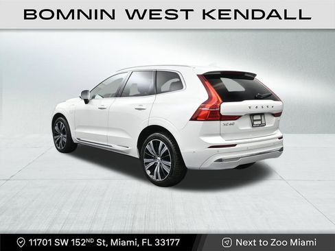 Used 2023 Volvo XC60 T8 Plus image 3