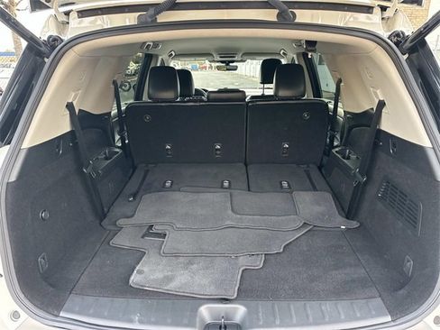 Used 2023 Nissan Pathfinder SL image 8