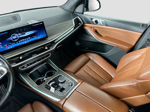 Certified 2024 BMW X7 M60i image 25