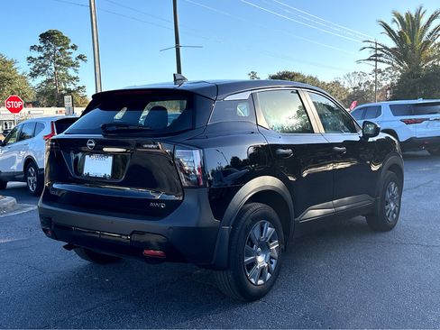 Used 2025 Nissan Kicks S image 21