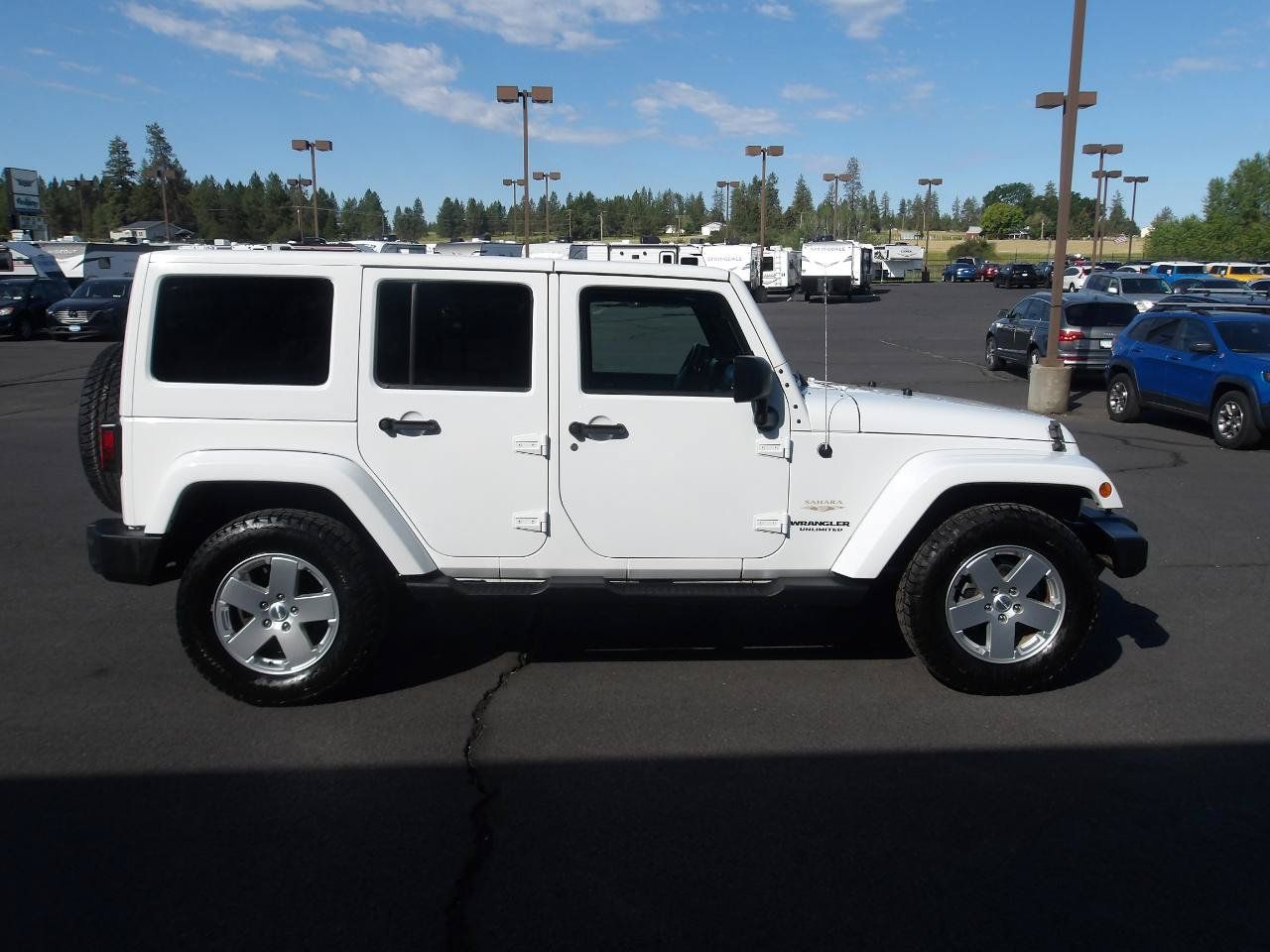 Used 2012 Jeep Wrangler Unlimited Sahara w/ Connectivity Group AWD/4WD image 6