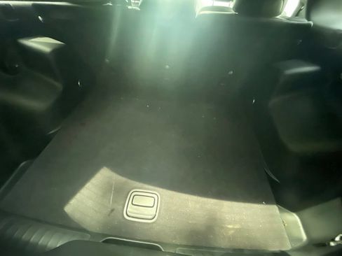 Used 2019 Jeep Cherokee Limited AWD/4WD image 13