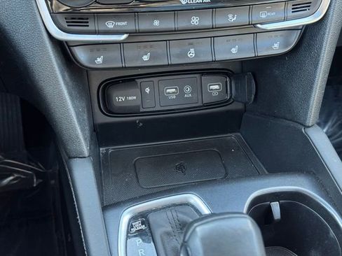 Used 2020 Hyundai Santa Fe Limited image 15