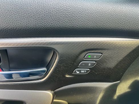 Used 2017 Honda Accord EX-L image 19