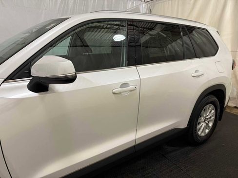 Certified 2024 Toyota Grand Highlander XLE image 7