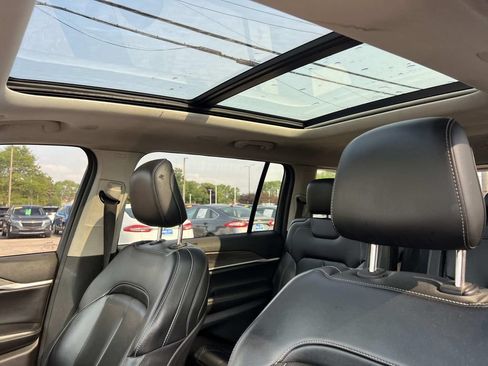 Used 2023 Jeep Grand Cherokee L Limited AWD/4WD image 18