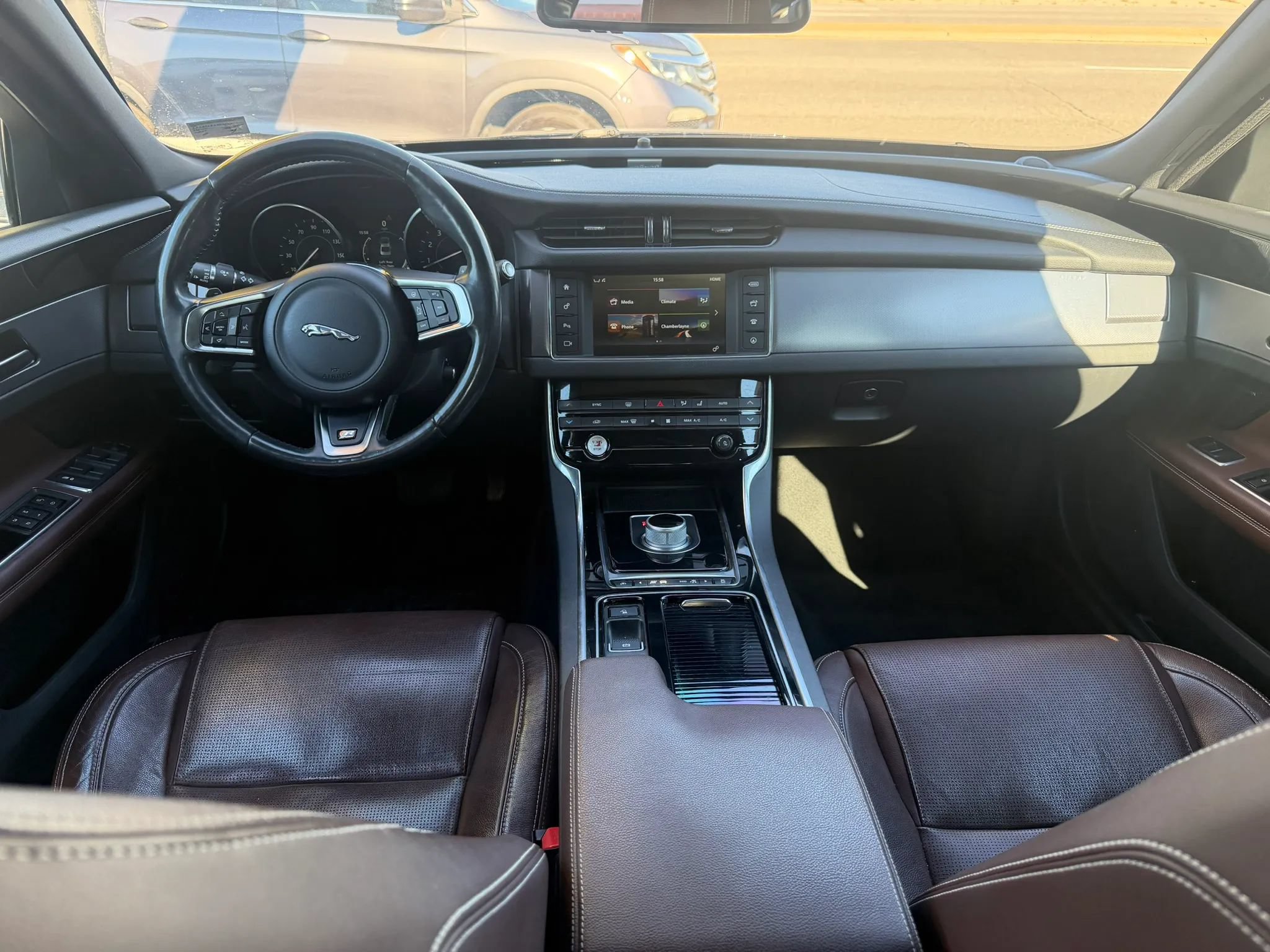 Used 2016 Jaguar XF R-Sport RWD image 14