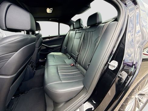 Used 2019 BMW 530i w/ Convenience Package RWD image 21