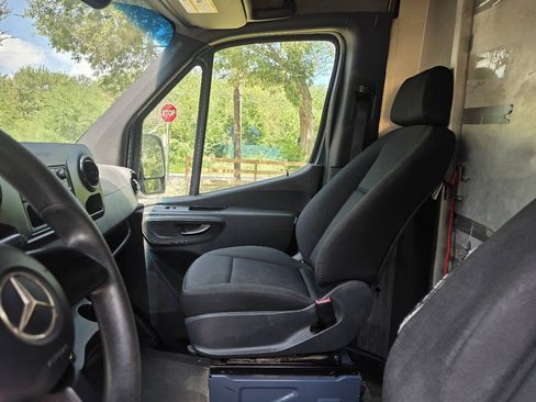 Used 2019 Mercedes-Benz Sprinter 170 image 13