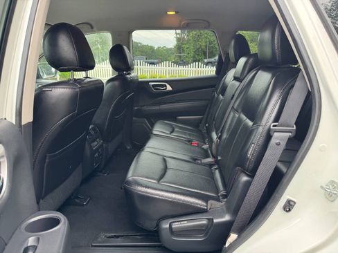 Used 2020 Nissan Pathfinder SL AWD/4WD image 12