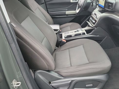 Used 2022 Ford Explorer XLT image 19