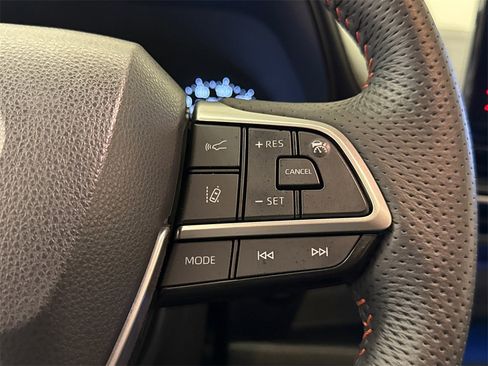 Used 2023 Toyota Sienna XSE image 33