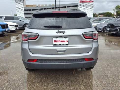 Used 2019 Jeep Compass Latitude FWD image 23