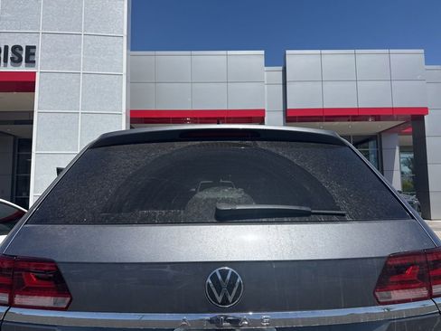 Used 2021 Volkswagen Atlas SEL FWD image 6