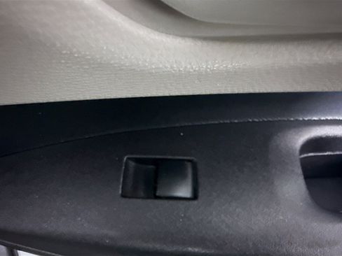 Used 2025 Toyota Corolla LE image 30