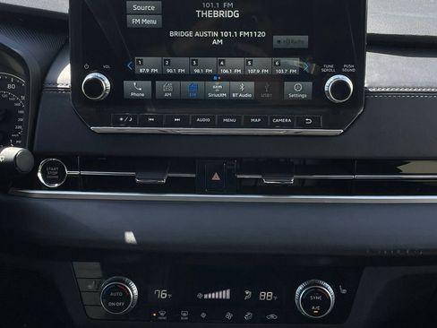 Used 2024 Mitsubishi Outlander SE image 17