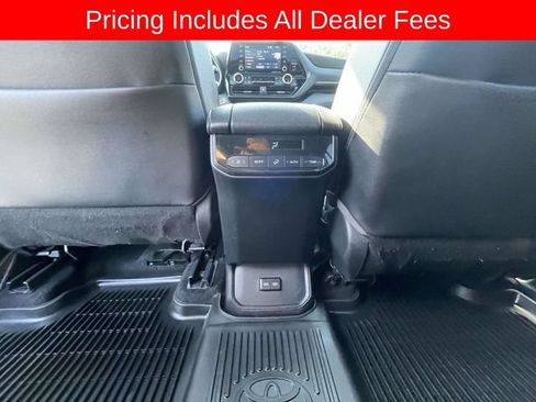 Used 2022 Toyota Highlander XSE AWD/4WD image 18