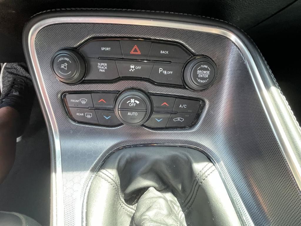 Used 2015 Dodge Challenger R/T Plus RWD image 9