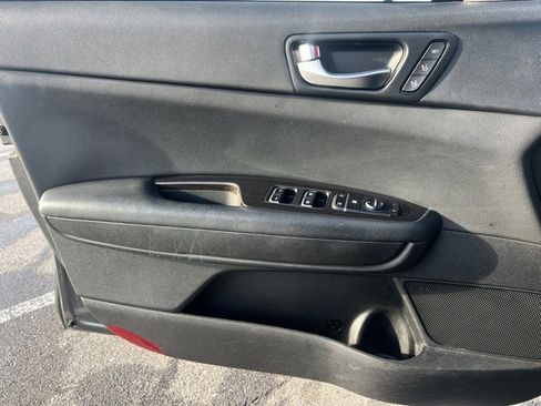 Used 2020 Kia Optima Premium image 22