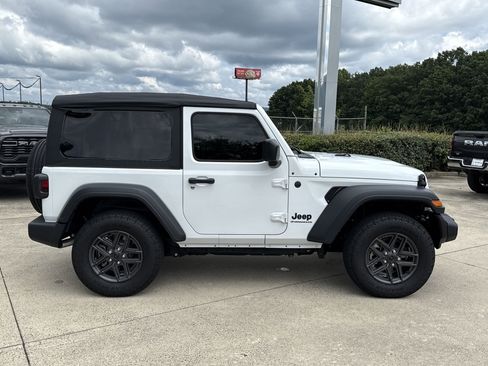 Used 2025 Jeep Wrangler Sport S image 8