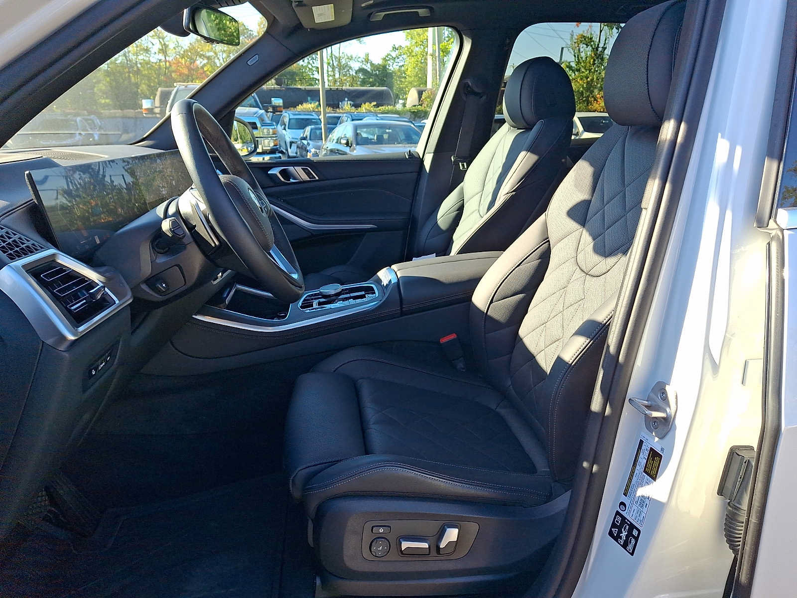 Used 2024 BMW X5 xDrive40i w/ Premium Package AWD/4WD image 10