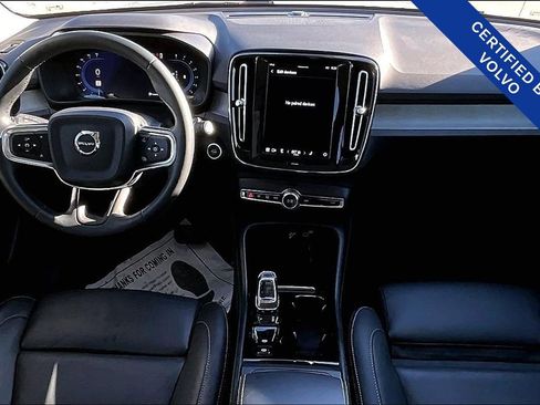 Used 2024 Volvo XC40 B5 Plus image 20