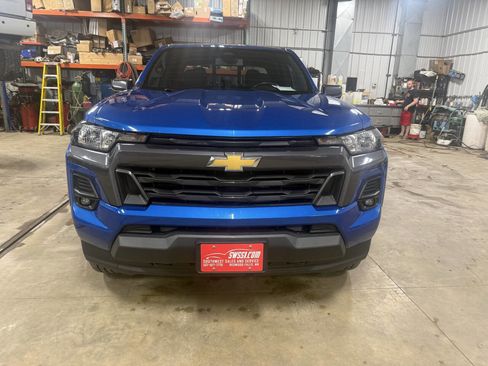 Used 2023 Chevrolet Colorado LT w/ LT Convenience Package II AWD/4WD image 5