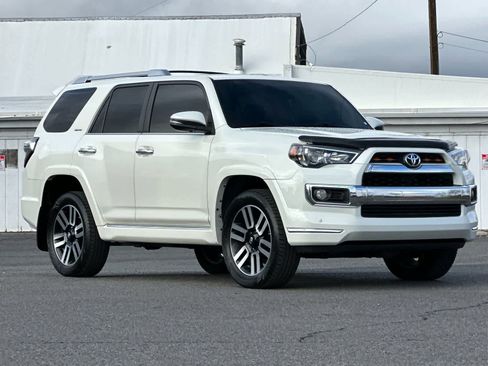 Used 2018 Toyota 4Runner Limited image 9