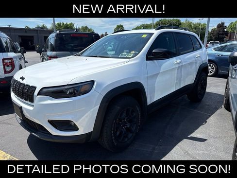 Used 2022 Jeep Cherokee Latitude w/ Sun & Sound Group AWD/4WD image 4
