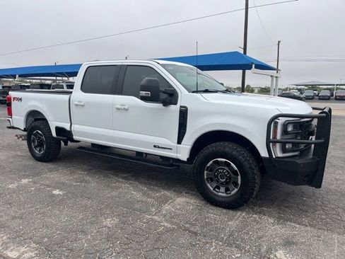 Used 2024 Ford F250 Lariat w/ Sport Appearance Package AWD/4WD image 3