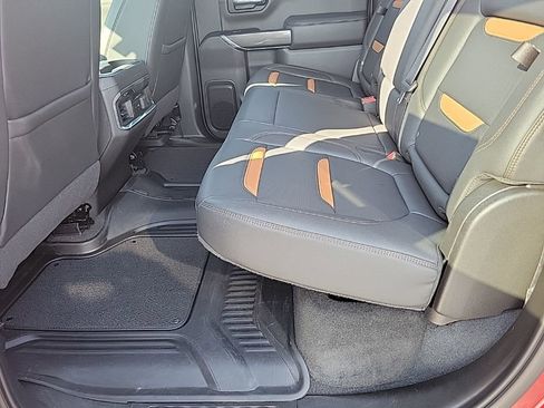 Used 2022 GMC Sierra 1500 AT4 w/ AT4 Premium Package image 5