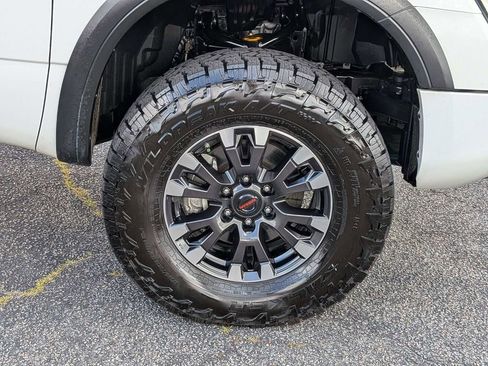Used 2021 Nissan Titan PRO-4X w/ Pro-4x Convenience Package AWD/4WD image 14