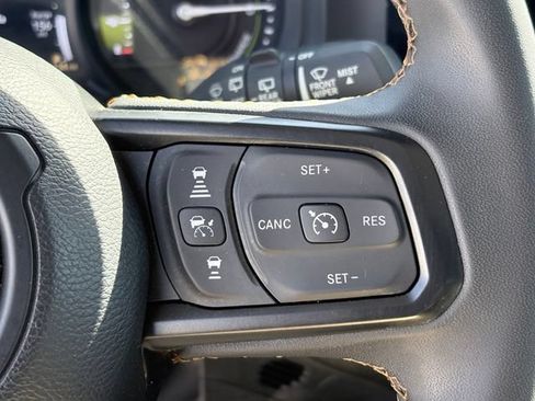 Used 2024 Jeep Wrangler Unlimited AWD/4WD image 14