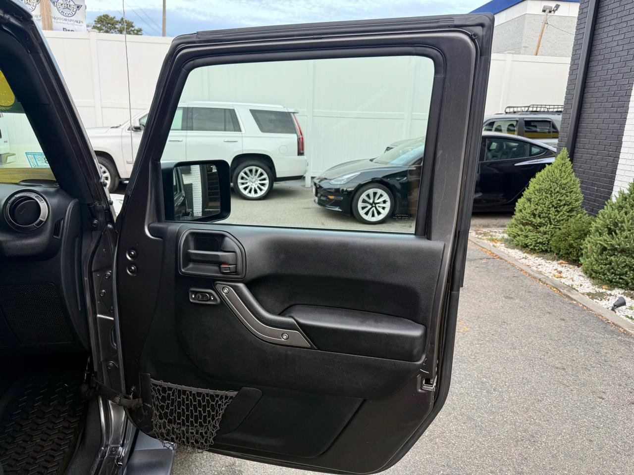 Used 2016 Jeep Wrangler Unlimited Sport w/ Quick Order Package 24S AWD/4WD image 22